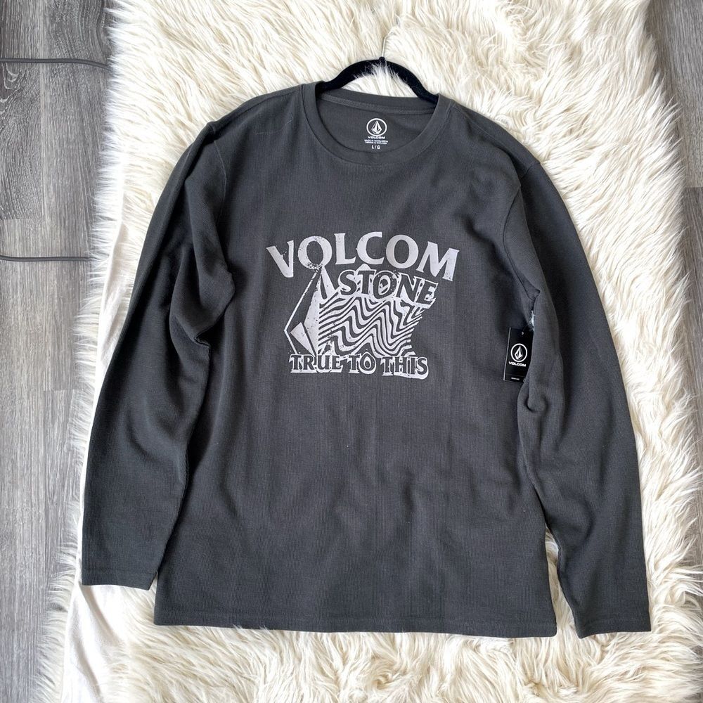 NEW Grey Volcom Thermal Waffle Knit Long Sleeve Shirt w/ Graphic Print Surfer